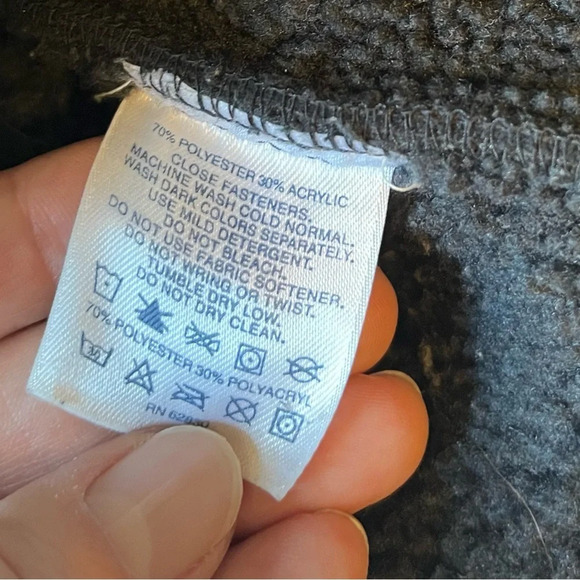 Lands End vest, black, women’s size medium (10-12). Lined, warm, cozy - Picture 11 of 11